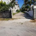 Villa Calis 2 *