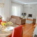 Calis 2 Villa *