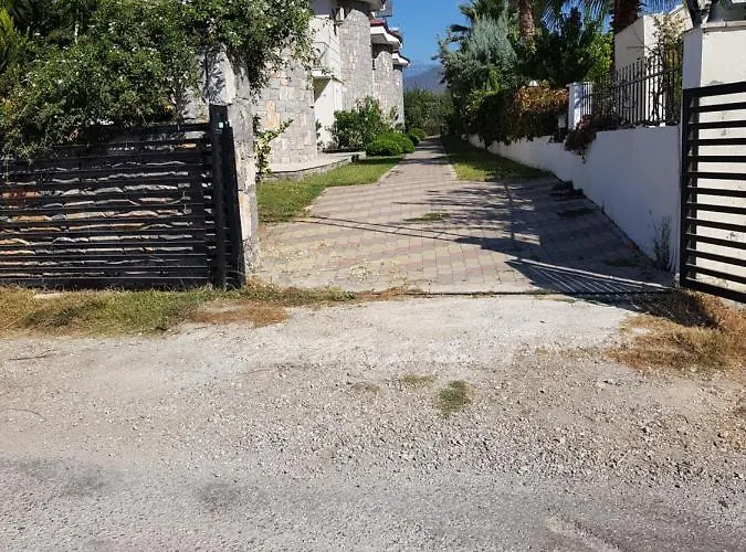 Villa Calis 2 *